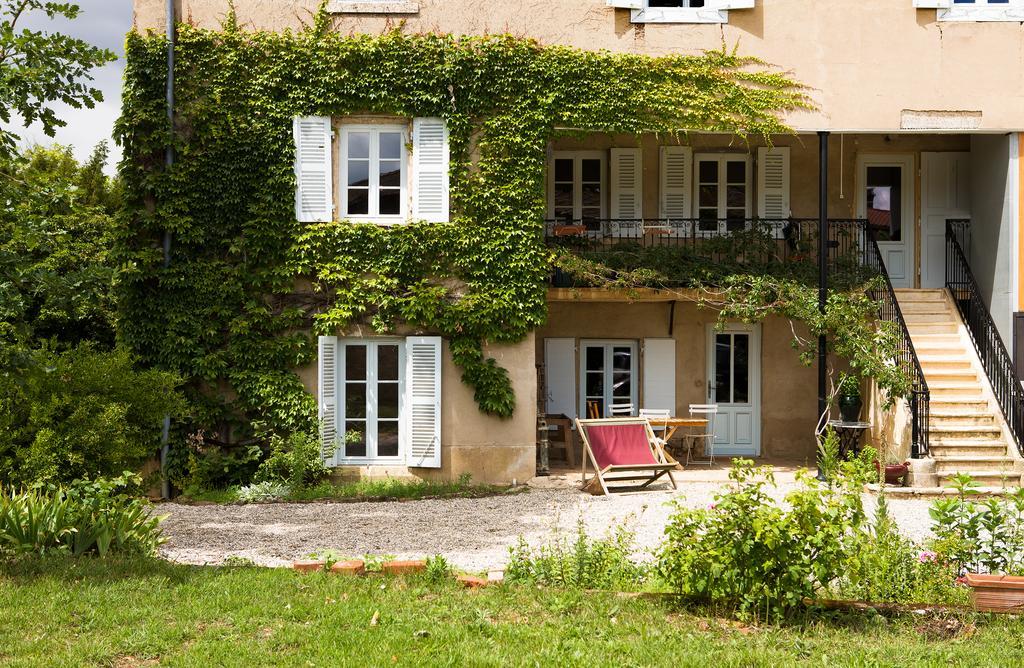 Le Montellier Bed & Breakfast Blace Exterior photo